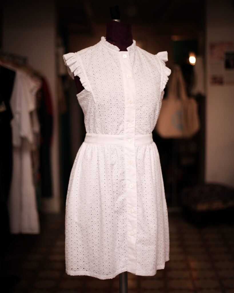 Beyond Roots - Afro Cuban Culture | Trip Planning & Experiences | EmpowerHer: A Shopping Tour Supporting Cuban Women Entrepeneurs - Beyond Roots is your Key to Cuba;. Connect with Afro culture and identity. Plan your Trip to Cuba | Best Experiences | Visit our Online Shop